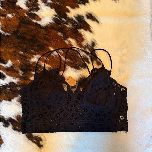 Zenana Outfitters Other - Zenana Outfitters Black Lace Bralette